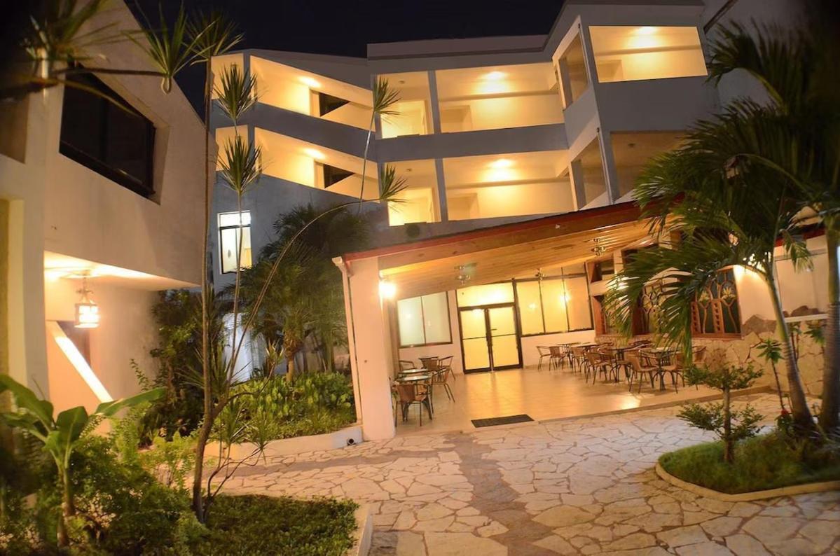 Hotel Tropicana Santo Domingo La Viva Exterior foto